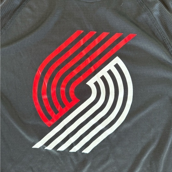 NBA Trailblazers Black And Red Short Sleeve Tee Shirt Size Medium - Picture 2 of 3